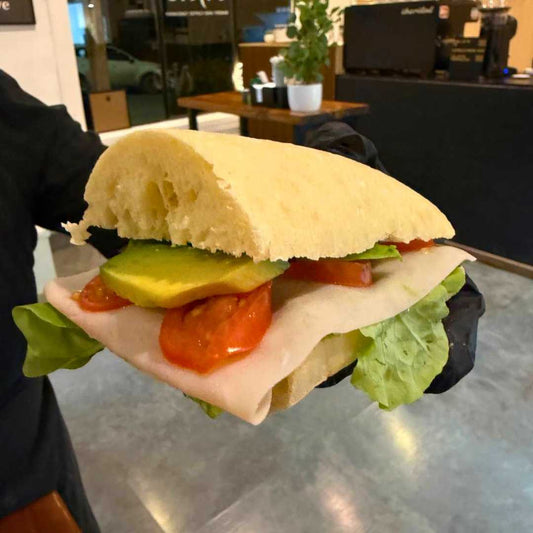 Ciabatta jamón, palta